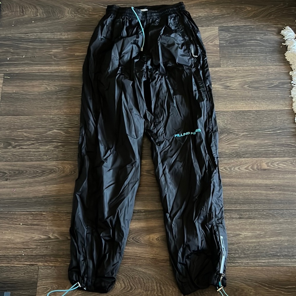 Filling Pieces Sweats